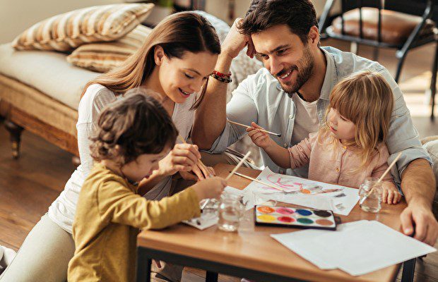 Aile İçi Etkili İletişim: Mutlu ve Sağlıklı Aile İlişkileri İçin İpuçları