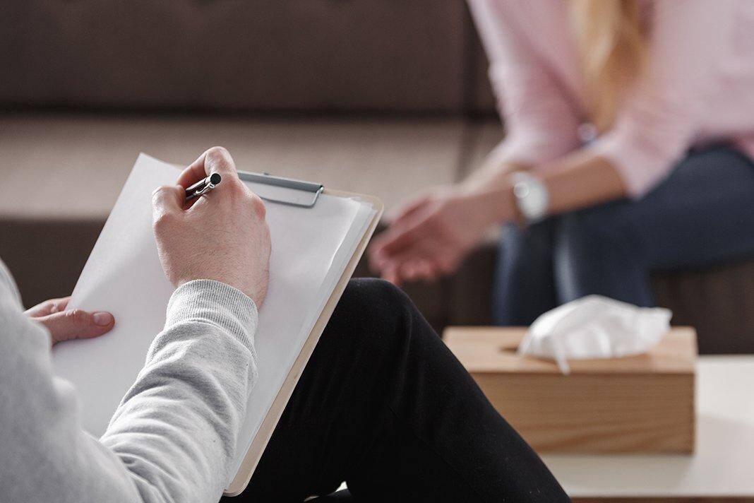  Eşim Aile Terapisine Gitmek İstemiyor: Ne Yapmalıyım?