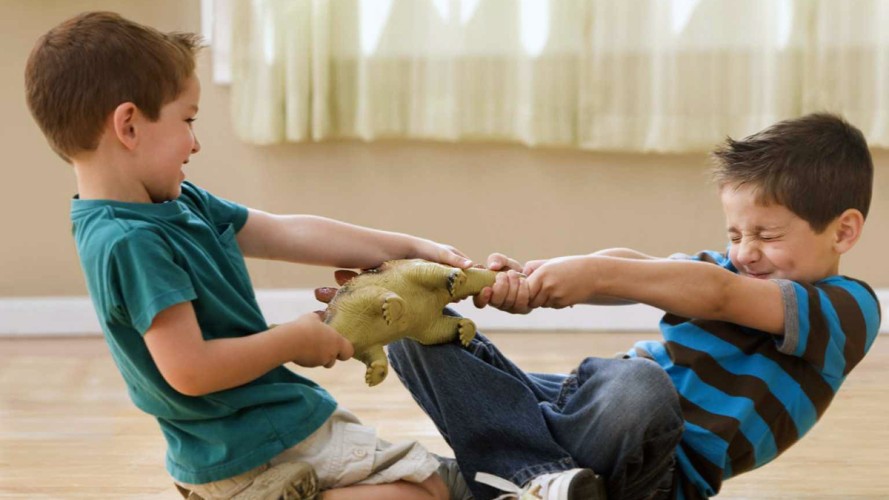 Çocuklarda Saldırganlık ve Vurma Davranışı: Sebepler ve Çözüm Önerileri