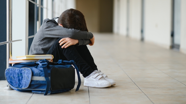 Çocuğum Okula Gitmek İstemiyor: Sebepleri ve Çözüm Yolları
