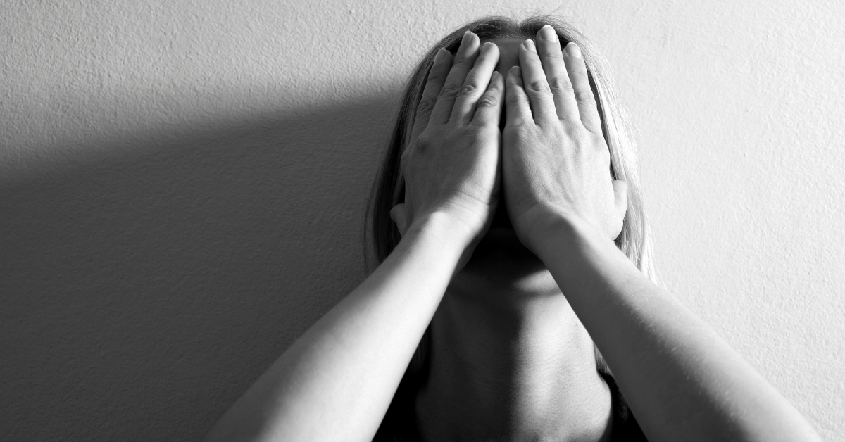 Psikolojik Geri Kalmışlık Nedir? Nedenleri ve Belirtileri