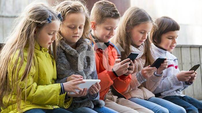 Çocuklarda Telefon Bağımlılığı: Nedenleri, Etkileri ve Çözüm Önerileri