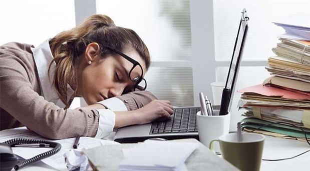 Tükenmişlik Sendromu: Belirtiler, Nedenler ve Baş Etme Yolları